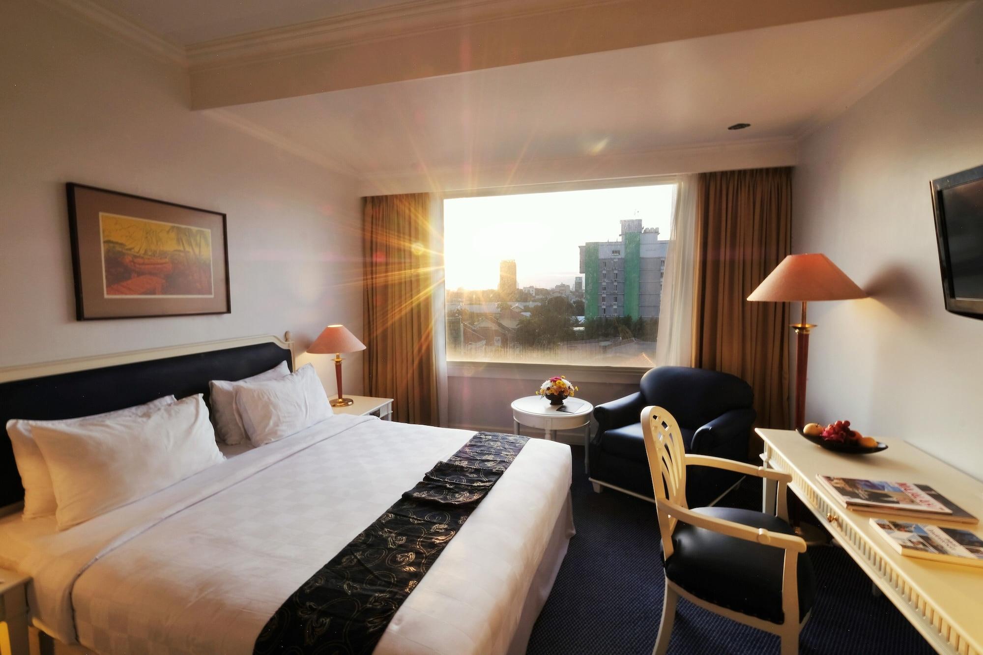 Hotel Aryaduta 4*